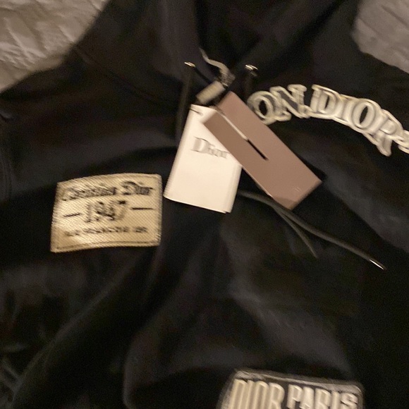 Brand new not even try on - Picture 7 of 7